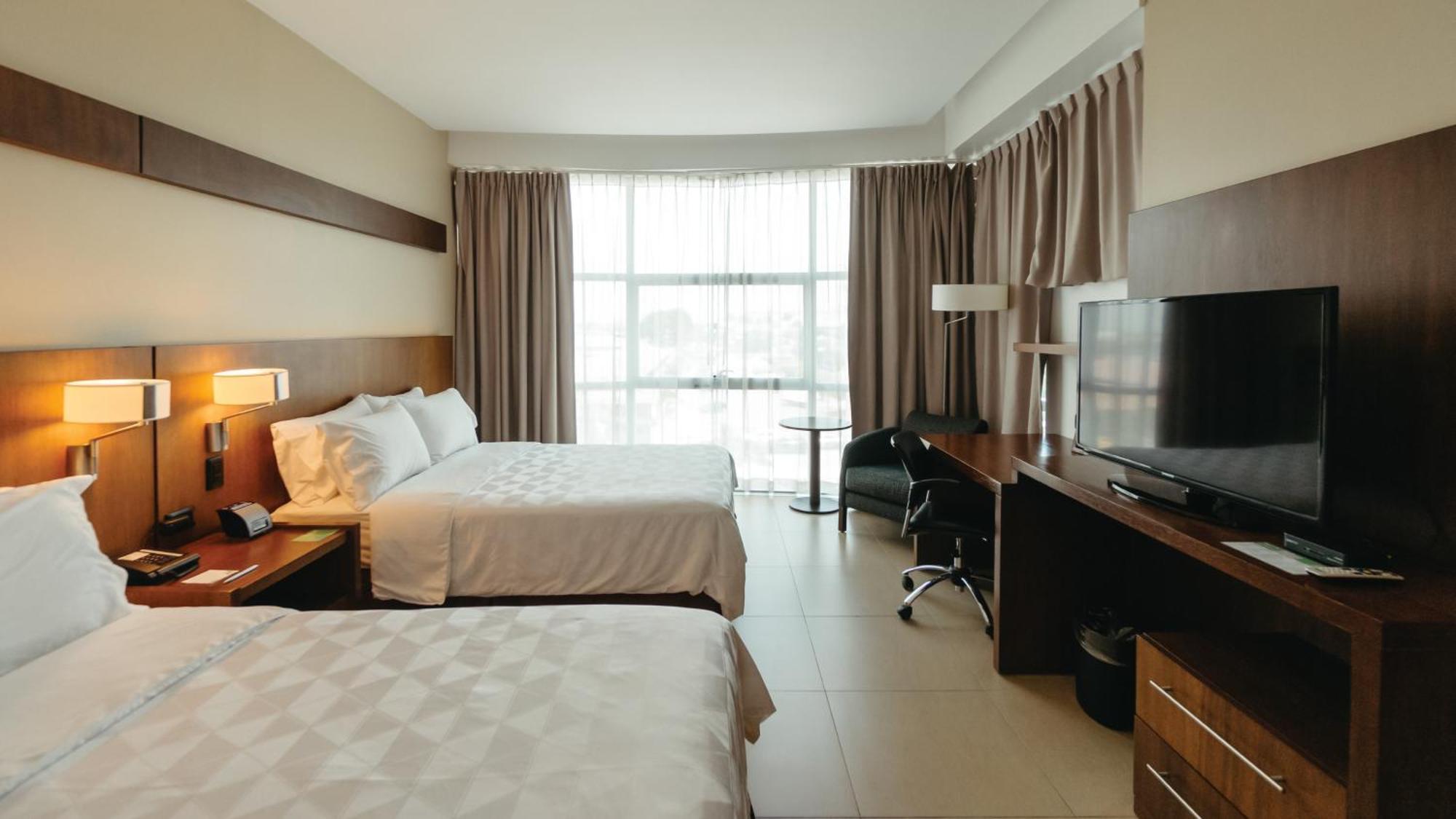 Holiday Inn Guayaquil Airport By Ihg Eksteriør billede A room at the hotel